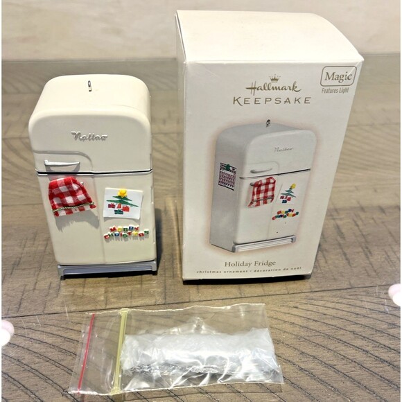 Hallmark Keepsake 2007 Holiday Fridge Ornament NIB NEW vintage collectible - Picture 1 of 5